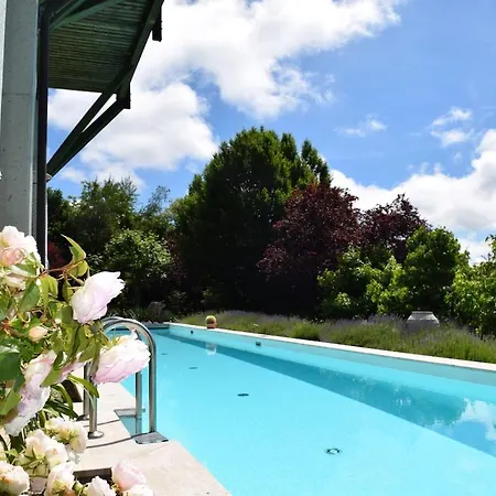 Exklusive Wohneinheit Mit Panoramablick Und Pool