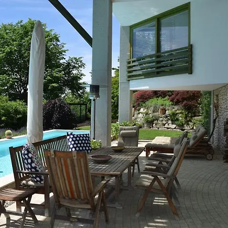 דירה Exklusive Wohneinheit Mit Panoramablick Und Pool קלגנפורט