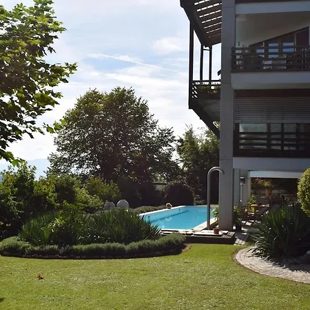 Exklusive Wohneinheit Mit Panoramablick Und Pool