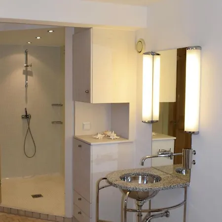 شقة Exklusive Wohneinheit Mit Panoramablick Und Pool كلاغنفورت