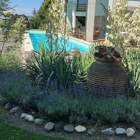 Exklusive Wohneinheit Mit Panoramablick Und Pool