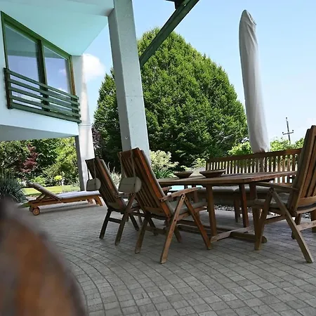 Exklusive Wohneinheit Mit Panoramablick Und Pool